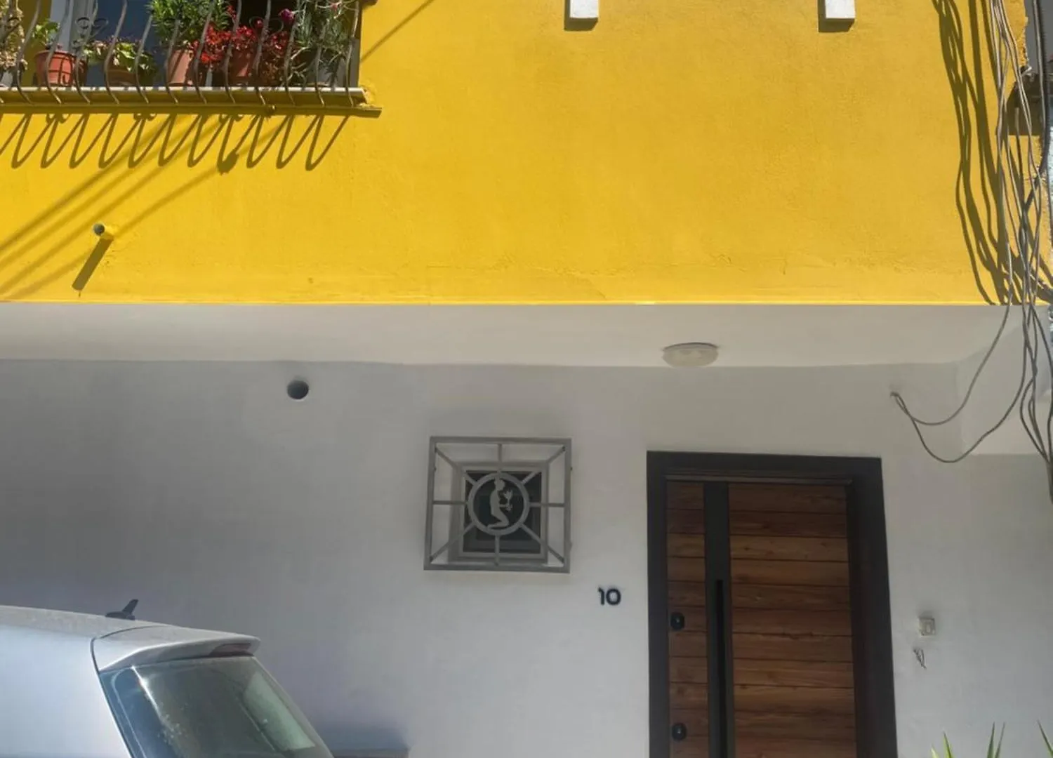 Cozy Centrally Located Room For Two 1, 10 Min Walk From City Center Tirana 0*,  Albanien